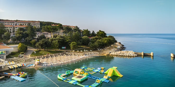 Dovolená na Istrii: 4* resort přímo u pláže vč. stravy, bazénu a sauny