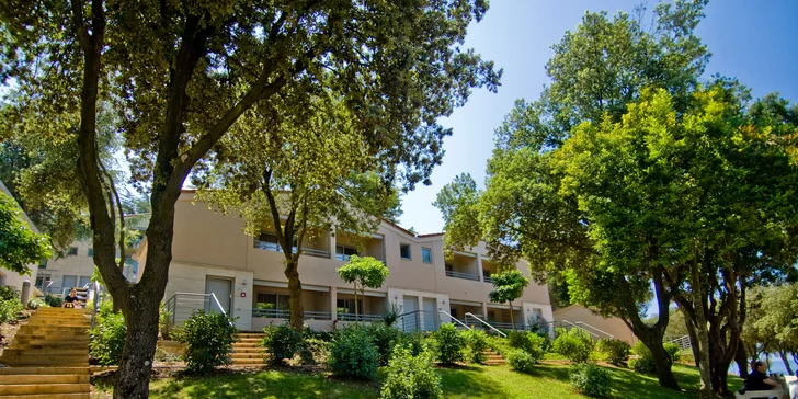 Dovolená na Istrii: 4* resort přímo u pláže vč. stravy, bazénu a sauny