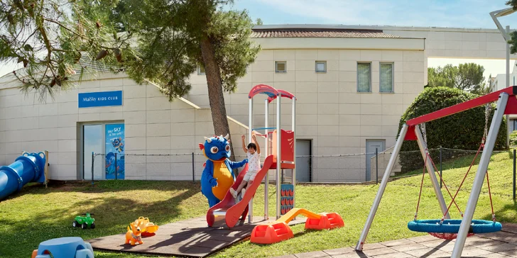 Dovolená na Istrii: 4* resort přímo u pláže vč. stravy, bazénu a sauny