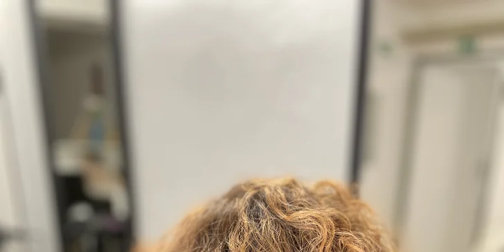 Balíček dámské kadeřnické péče: střih, barva, přeliv i zesvětlení pro všechny délky vlasů