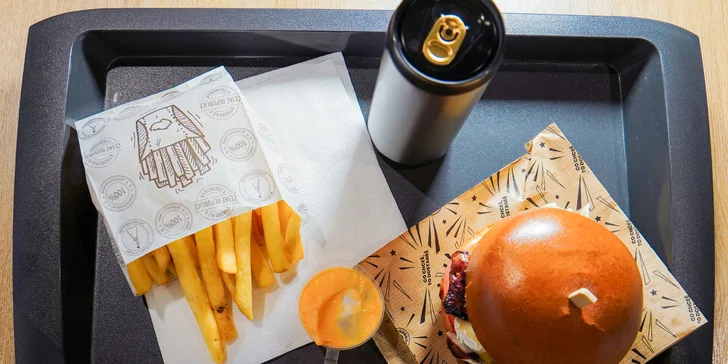 Burger menu: 100% hovězí z českého chovu, americká BBQ omáčka, hranolky i nápoj, 2 pobočky