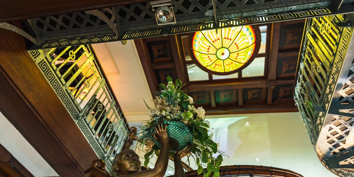 Káva a dezert nebo croissant pro 1 nebo 2 osoby v kavárně Broadway