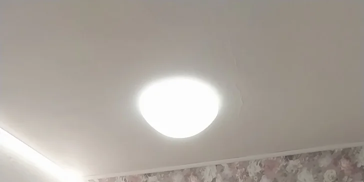 Chůze jako po obláčku: Suchá pedikúra s thajskou masáží nohou