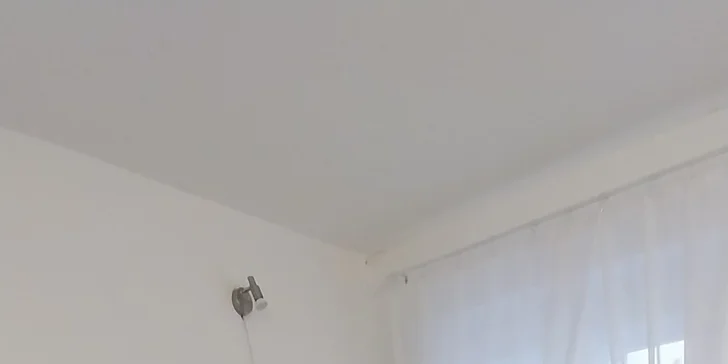 Chůze jako po obláčku: Suchá pedikúra s thajskou masáží nohou