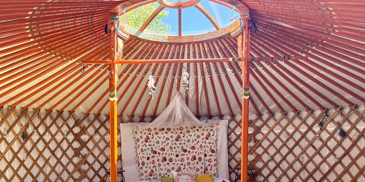 Stylová jurta nedaleko Blaníku s možností snídaně pro dva i rodinu