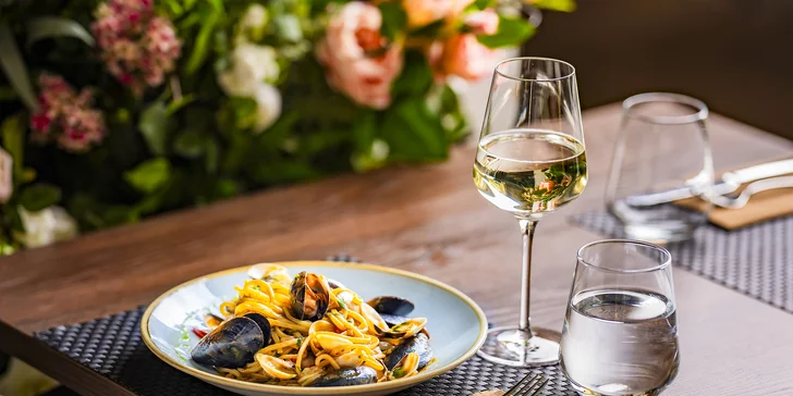 Legendární Grand Hotel International v Praze: pobyt se snídaní i michelinskou večeří, skvělá dostupnost do centra