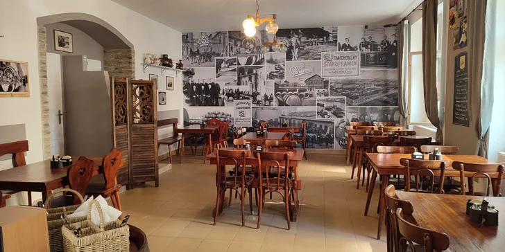 Půlkilový namíchaný tatarák ze zadního hovězího a 12 topinek k tomu