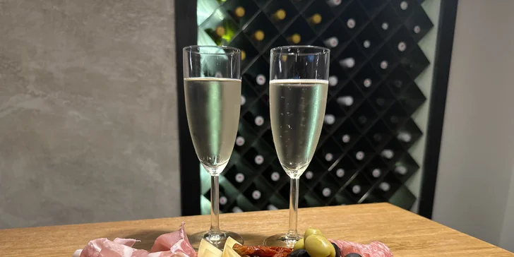 Točené prosecco nebo degustace červeného vína a tapas pro 1 i 2 osoby