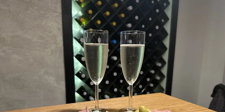 Točené prosecco nebo degustace červeného vína a tapas pro 1 i 2 osoby