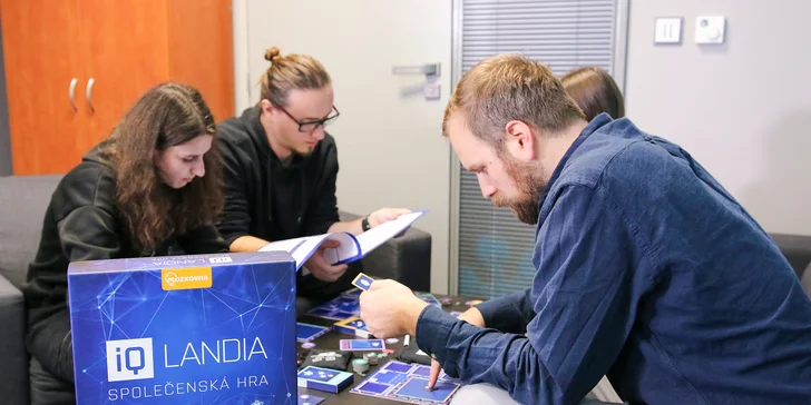 2-4 vstupenky do iQLANDIE pro děti i dospělé a desková hra k tomu