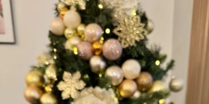 Káva a zákusek podle výběru v kavárně v centru Loun pro 1 či 2 osoby