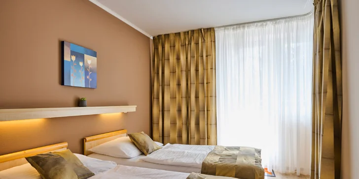 Pobyt v Posázaví: strava, veřejné i privátní wellness, plný minibar i večeře při svíčkách