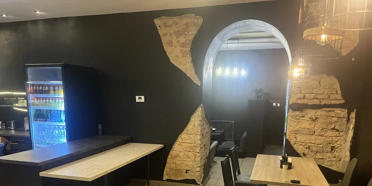 Rozmanité sushi sety s 24-64 kousky, miso či tom yum polévkou, edamame i limonádou