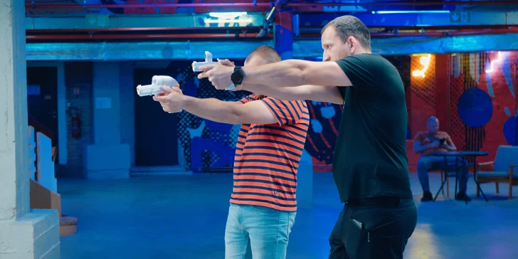 Zastřílejte si bez rizika: virtuální střelba pro neomezený počet osob, 20 nebo 180 minut