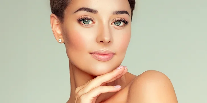 Zajistěte si výrazný pohled: prodloužení či korejský lifting řas, laminace a barvení obočí