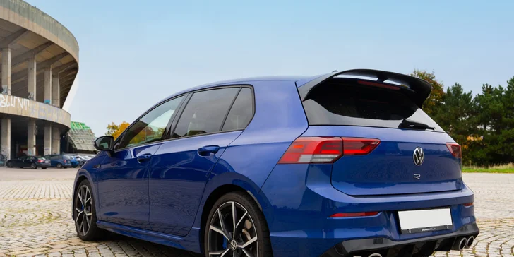 Zážitek za volantem: pronájem vozu Volkswagen Golf 8.5 R na 24 nebo 48 hodin