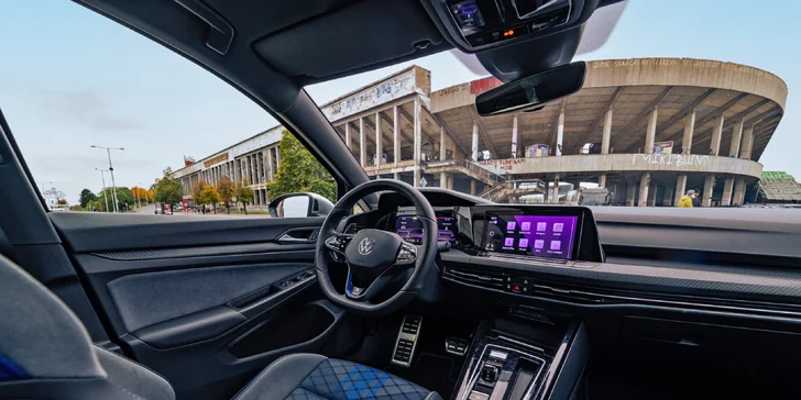 Zážitek za volantem: pronájem vozu Volkswagen Golf 8.5 R na 24 nebo 48 hodin