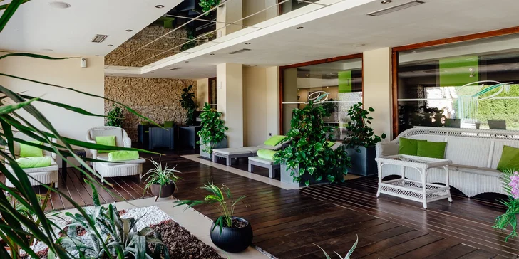 Wellness hotel v Rajeckých Teplicích: neomezený relax, polopenze a mnoho aktivit
