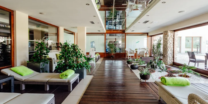Wellness hotel v Rajeckých Teplicích: neomezený relax, polopenze a mnoho aktivit