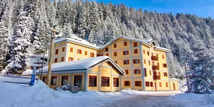 Zima v Itálii: skiareál Santa Caterina 200 m od ubytování, 6denní skipas a polopenze