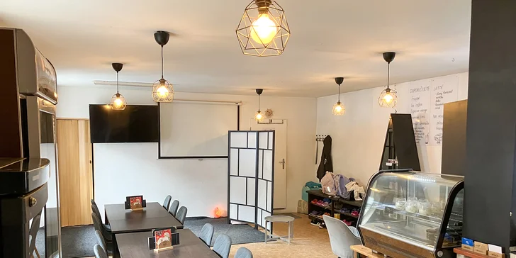 Dezert dle výběru a limonáda nebo káva v kavárně se solnou jeskyní