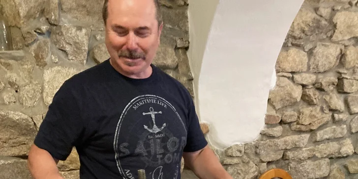 Kurz výroby cideru pro 1 nebo 2 osoby a 2–4 l výsledného nápoje jako výslužka