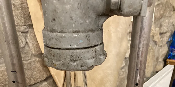 Kurz výroby cideru pro 1 nebo 2 osoby a 2–4 l výsledného nápoje jako výslužka