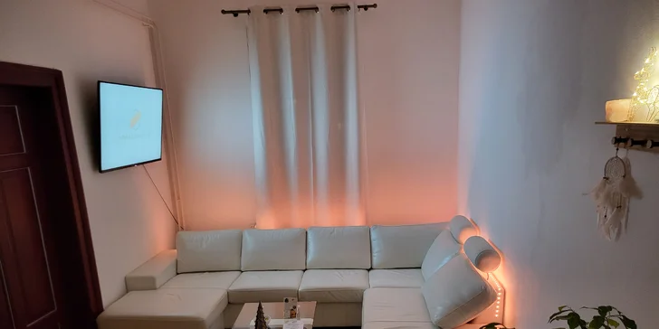 Mikrojehličkování nebo karbonový peeling pro omlazení a obnovu pleti