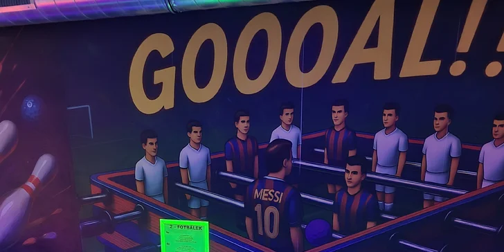 UV minigolf u Karlova mostu: 18jamková zábava v neonovém a graffiti stylu