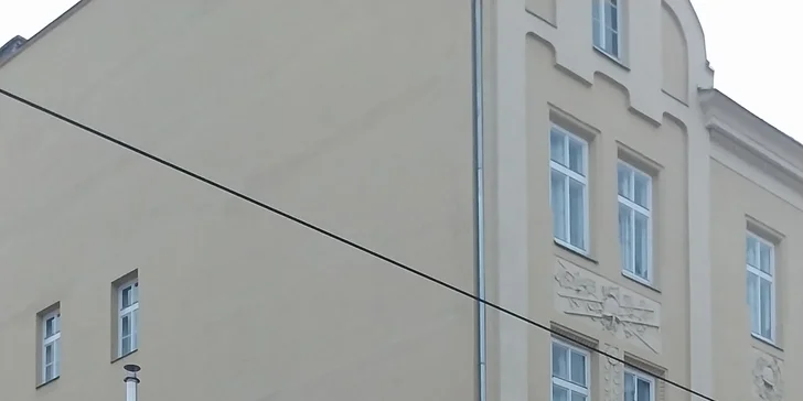 Chůze jako po obláčku: Suchá pedikúra s thajskou masáží nohou