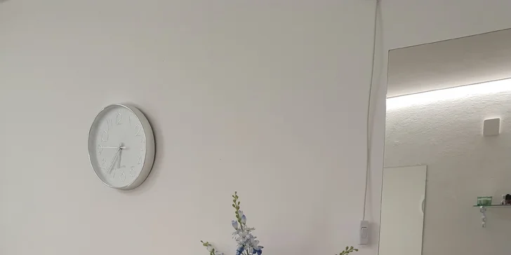 Chůze jako po obláčku: Suchá pedikúra s thajskou masáží nohou