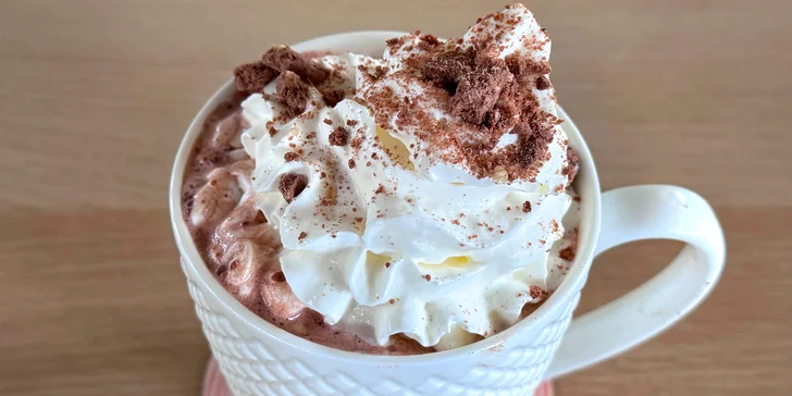 Horká čokoláda podle výběru v kavárně s dětskou herničkou