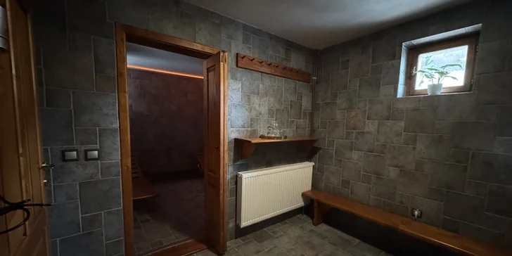 Penzion na Pováží se snídaní či polopenzí a vstupem do privátního wellness