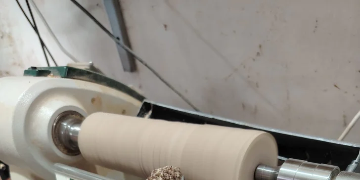 Objevte krásu práce se dřevem: celodenní kurz soustružení i výroby mlýnků