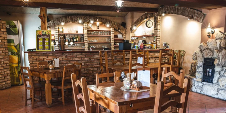 Pobyt na farmě s koňmi, prasátky i ovcemi kousek od Mosteckého jezera i vč. snídaní