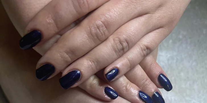 Luxusní mokrá pedikúra pro dokonalý relax či precizní suchá péče pro citlivé nožky