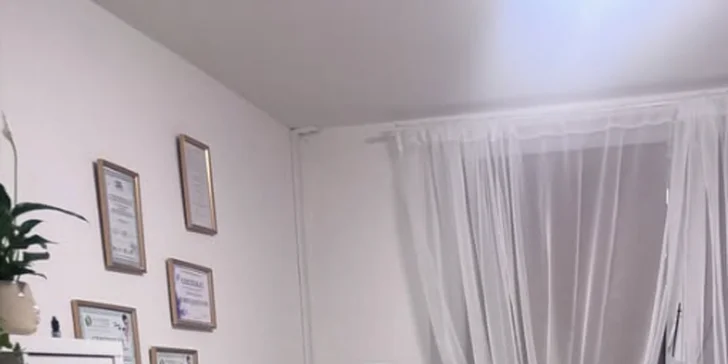 Luxusní mokrá pedikúra pro dokonalý relax či precizní suchá péče pro citlivé nožky