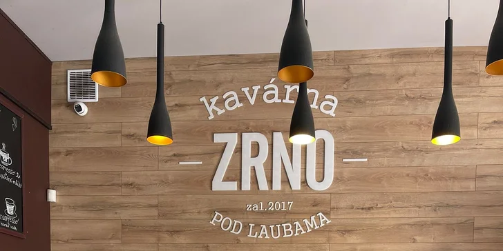 Brunch s kávou a limonádou nebo kafe s dortem pro 1 nebo 2 osoby