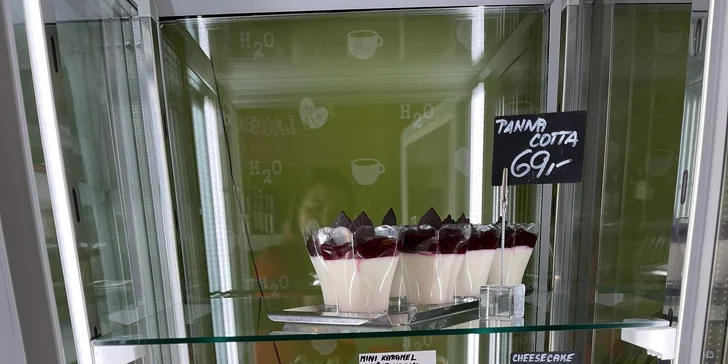 Brunch s kávou a limonádou nebo kafe s dortem pro 1 nebo 2 osoby