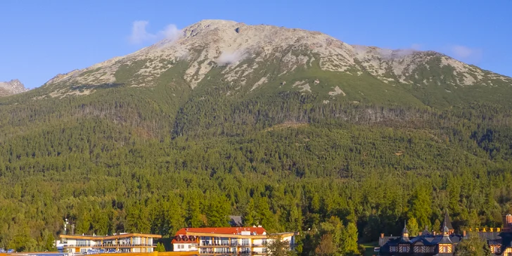 Hotel ve Starém Smokovci s polopenzí a vstupem do bazénu