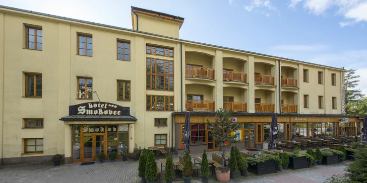 Hotel ve Starém Smokovci s polopenzí a vstupem do bazénu
