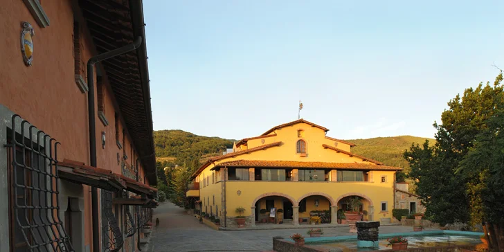 4* hotel u Florencie: snídaně či polopenze, v létě bazén, možnost projížďky na koni