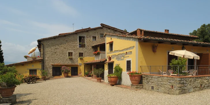 4* hotel u Florencie: snídaně či polopenze, v létě bazén, možnost projížďky na koni