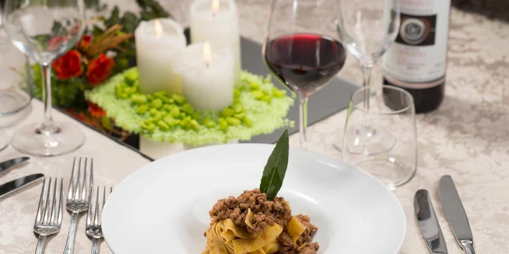 4* hotel u Florencie: snídaně či polopenze, v létě bazén, možnost projížďky na koni