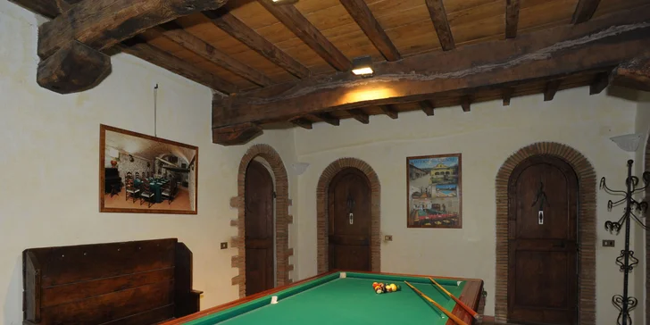 4* hotel u Florencie: snídaně či polopenze, v létě bazén, možnost projížďky na koni