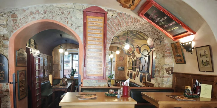 Masové prkno pro 2 osoby: vepřové, hovězí i kuře, hranolky a kukuřice