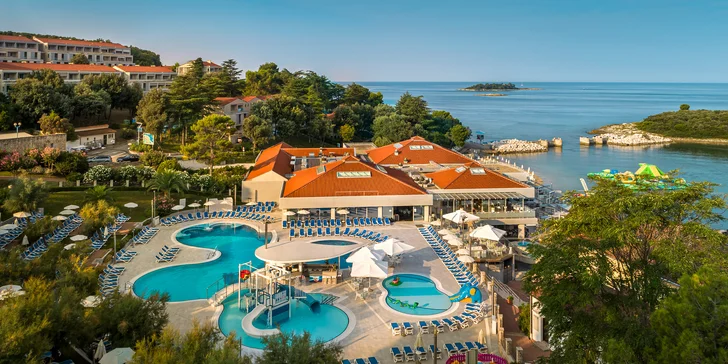 Dovolená na Istrii: 4* resort přímo u pláže vč. stravy, bazénu a sauny