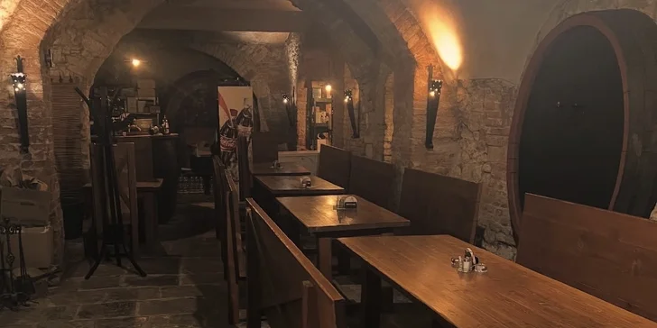 Voucher do restaurace Vinný dvůr v centru Mělníka, 500–1500 Kč