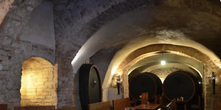 Voucher do restaurace Vinný dvůr v centru Mělníka, 500–1500 Kč