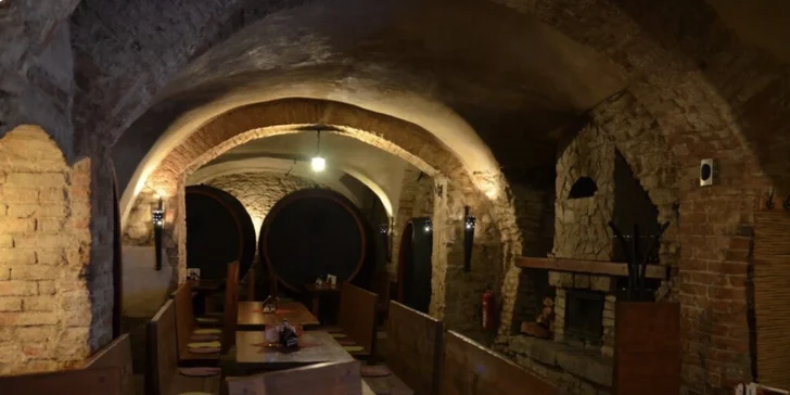 Voucher do restaurace Vinný dvůr v centru Mělníka, 500–1500 Kč